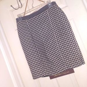 Black & White Skirt, size M